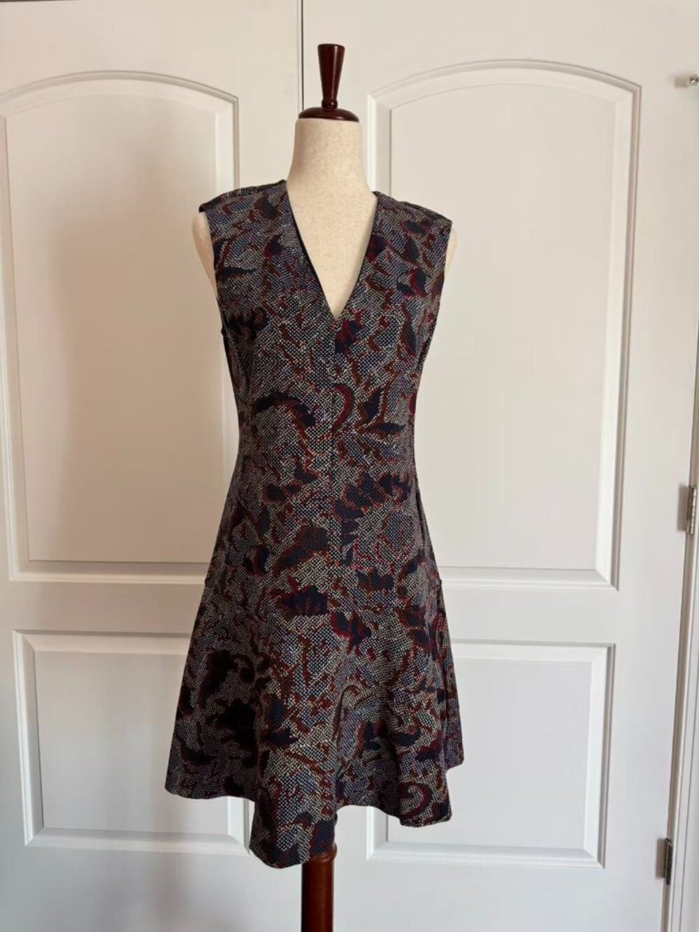 Tory Burch Blue w/ Red pattern sleeveless flared dress, Sz M